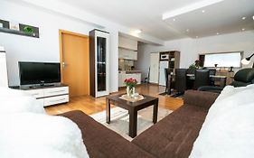 Alure Residences 4 & 24H Self Check-In